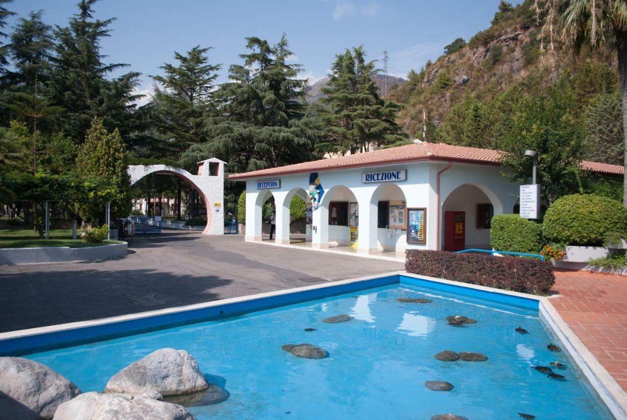 Villaggio Turistico La Mantinera - Appartamenti De Luxe Praia a Mare Exterior photo